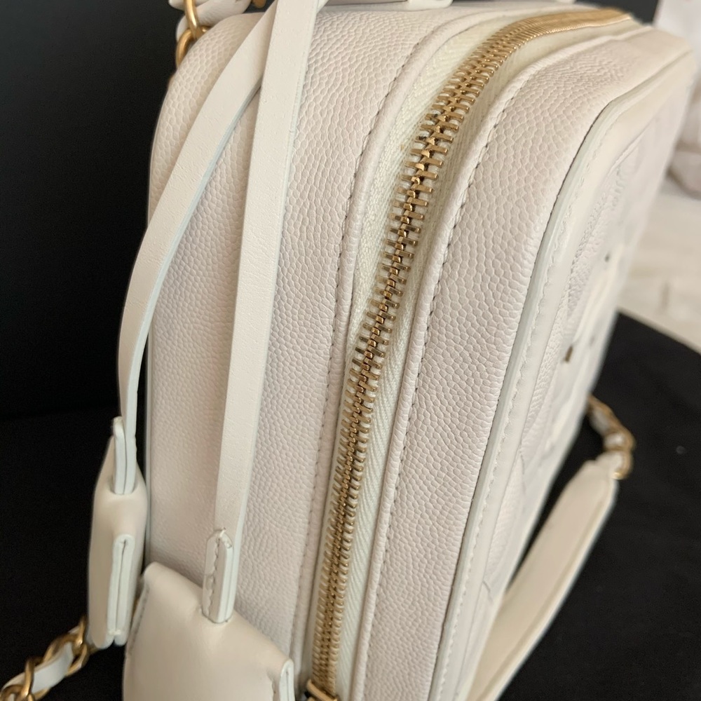 Chanel medium vanity case - Picture 2 of 8